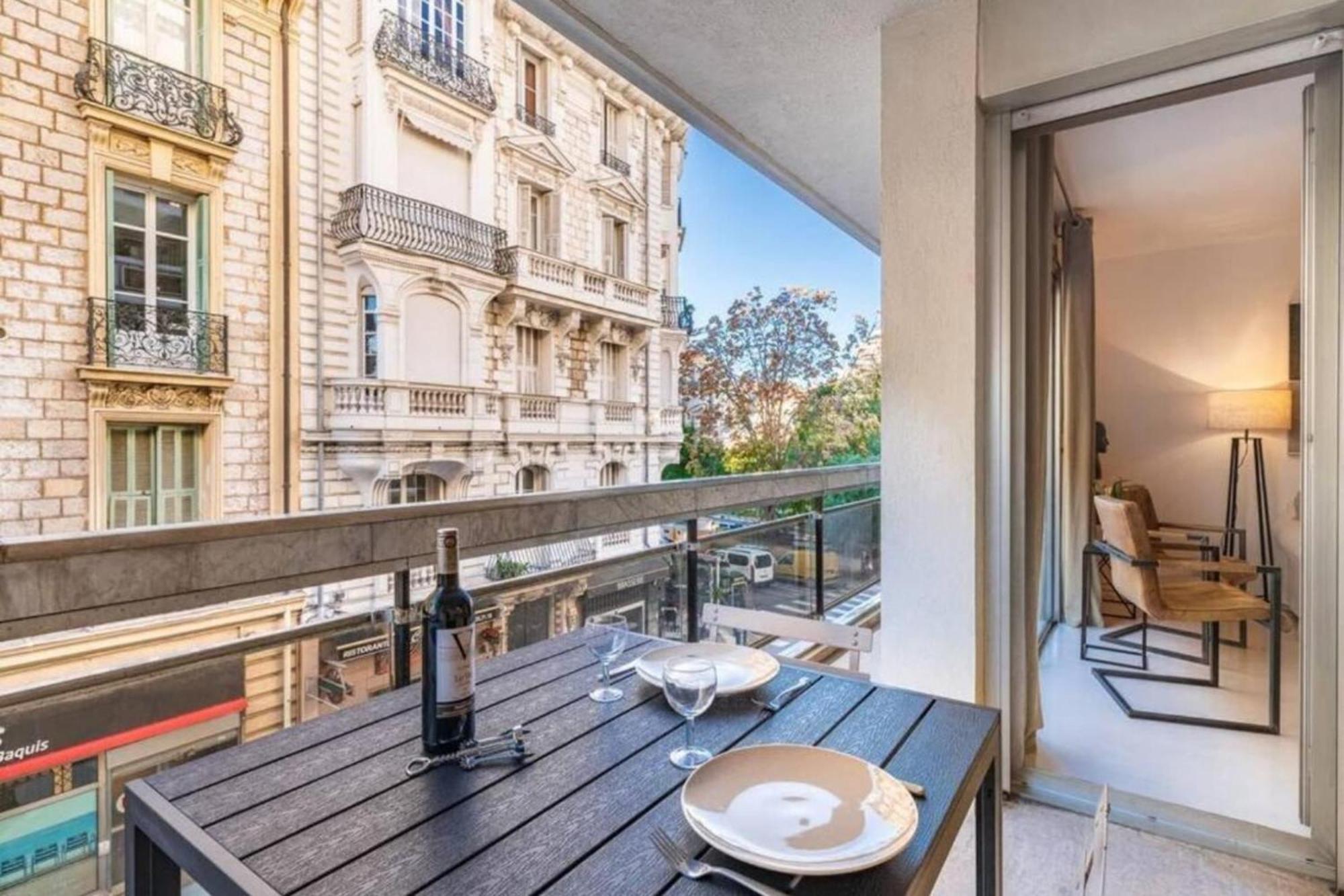 Rossini - Central And Cosy With Ac Nice Exterior photo